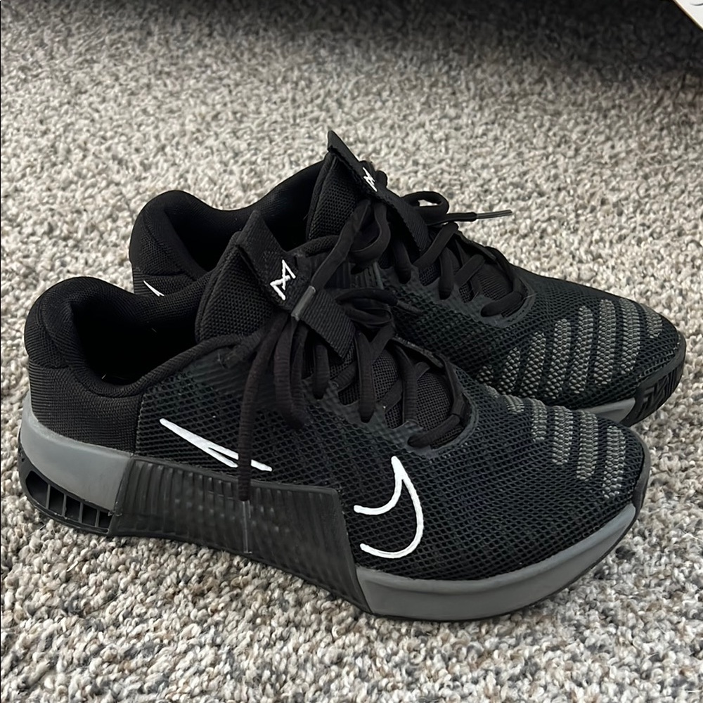 Nike Black and Gray Athletic Shoes